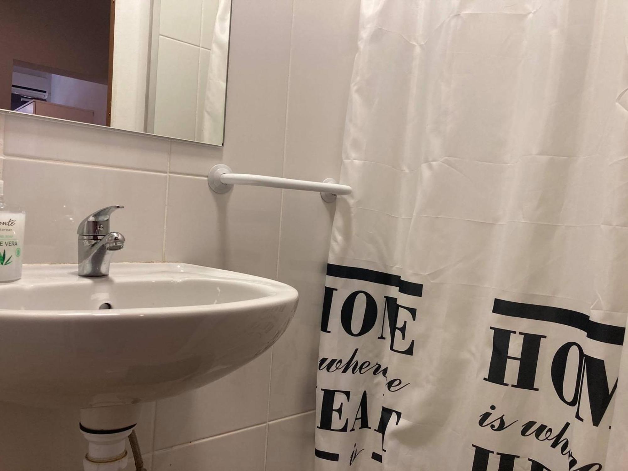 Peters Guesthouse アヴェイロ 部屋 写真
